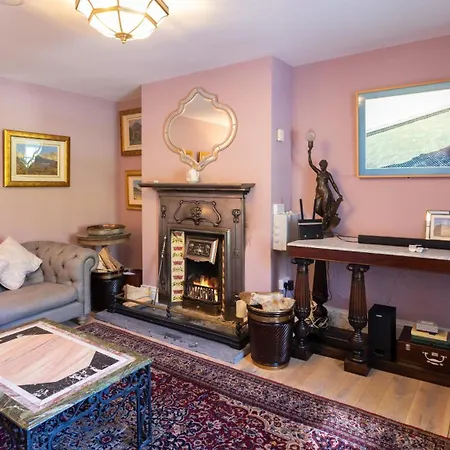 On The Βίλα Lissadell